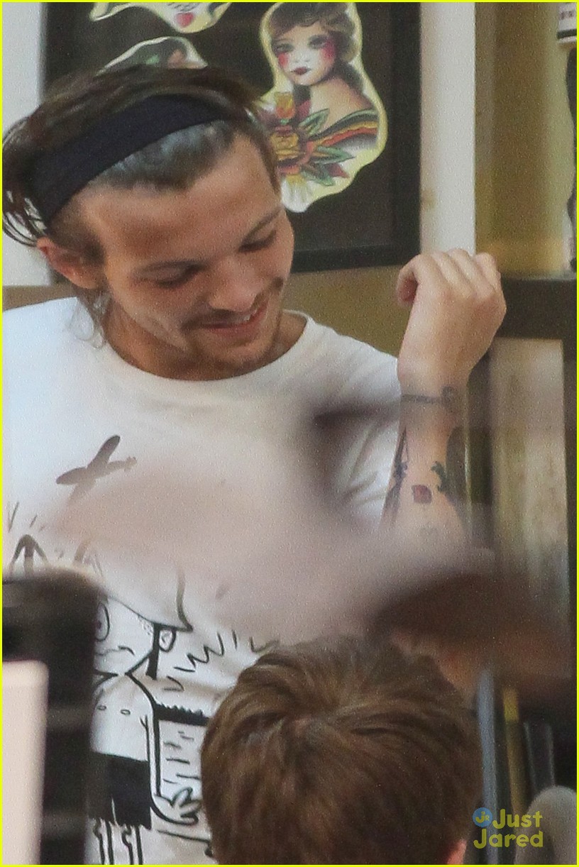 Louis tomlinson fuck you hand tattoos shirt, hoodie, sweater, long sleeve  and tank top