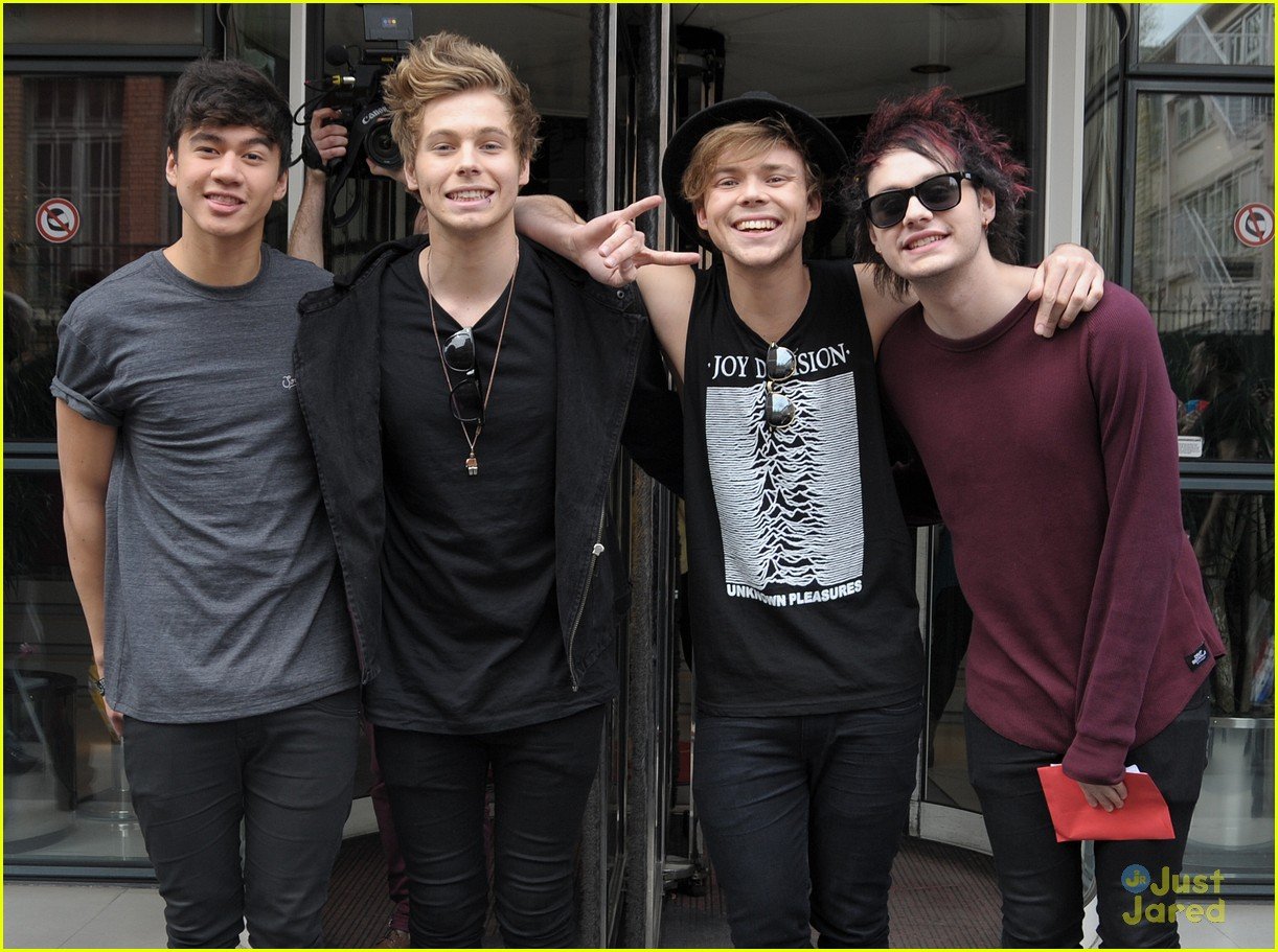 Full Sized Photo of <b>5</b><b>sos</b> nrj radio paris stop 11 5 Seconds Of Summer Hit Up...