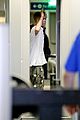 justin bieber chats up protester at lax airport 18