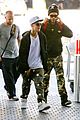 justin bieber chats up protester at lax airport 22
