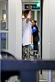justin bieber chats up protester at lax airport 23