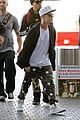 justin bieber chats up protester at lax airport 30