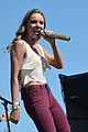 danielle bradbery puts on a rocking show at stagecoach 201402