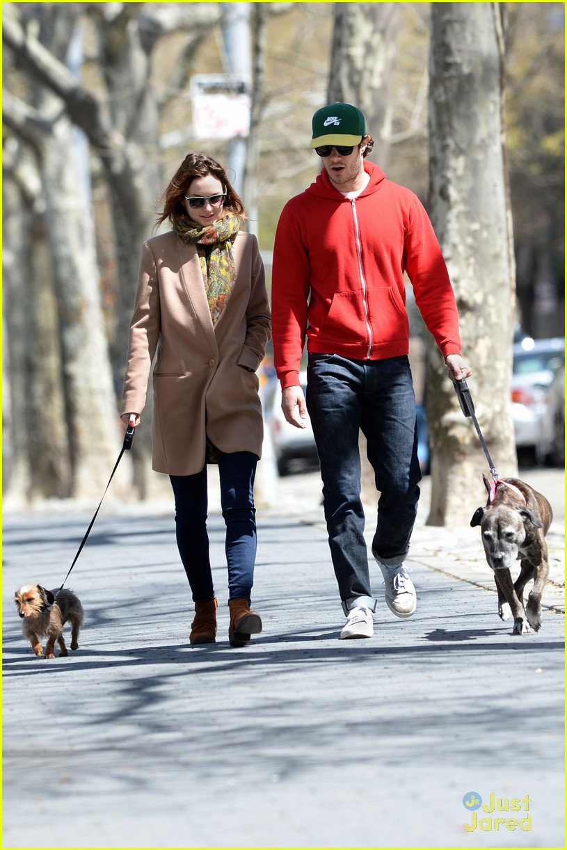 leighton meester and adam brody enjoy married life in nyc02
