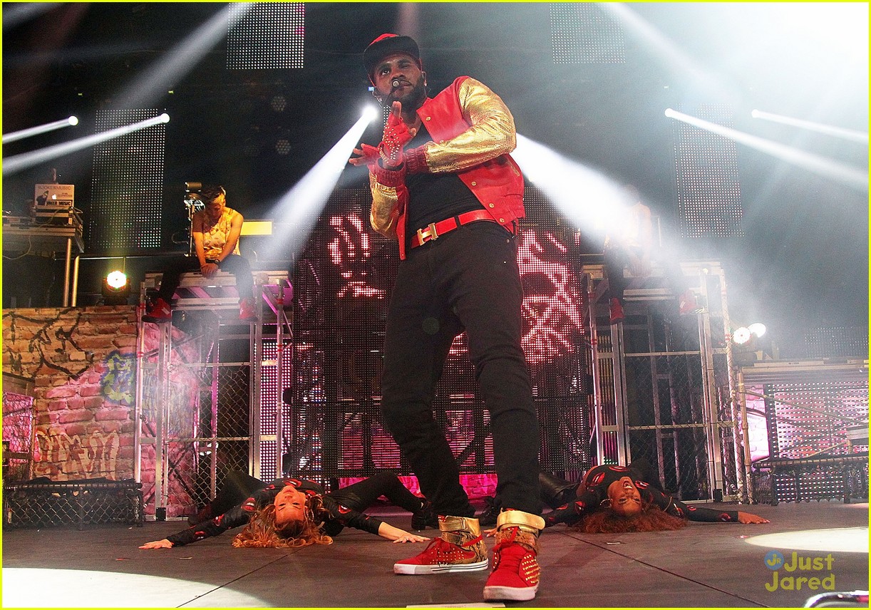 jason derulo takes the stage in melbourne03