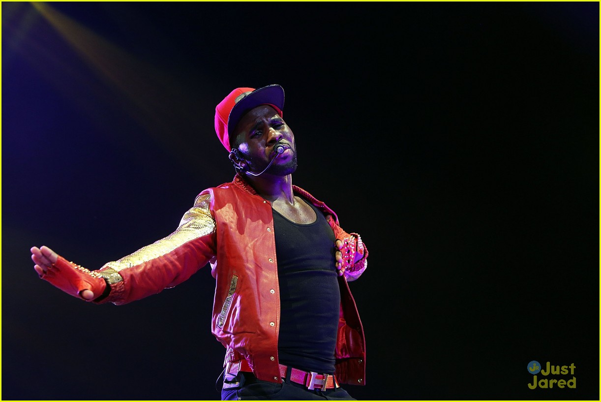 jason derulo takes the stage in melbourne08