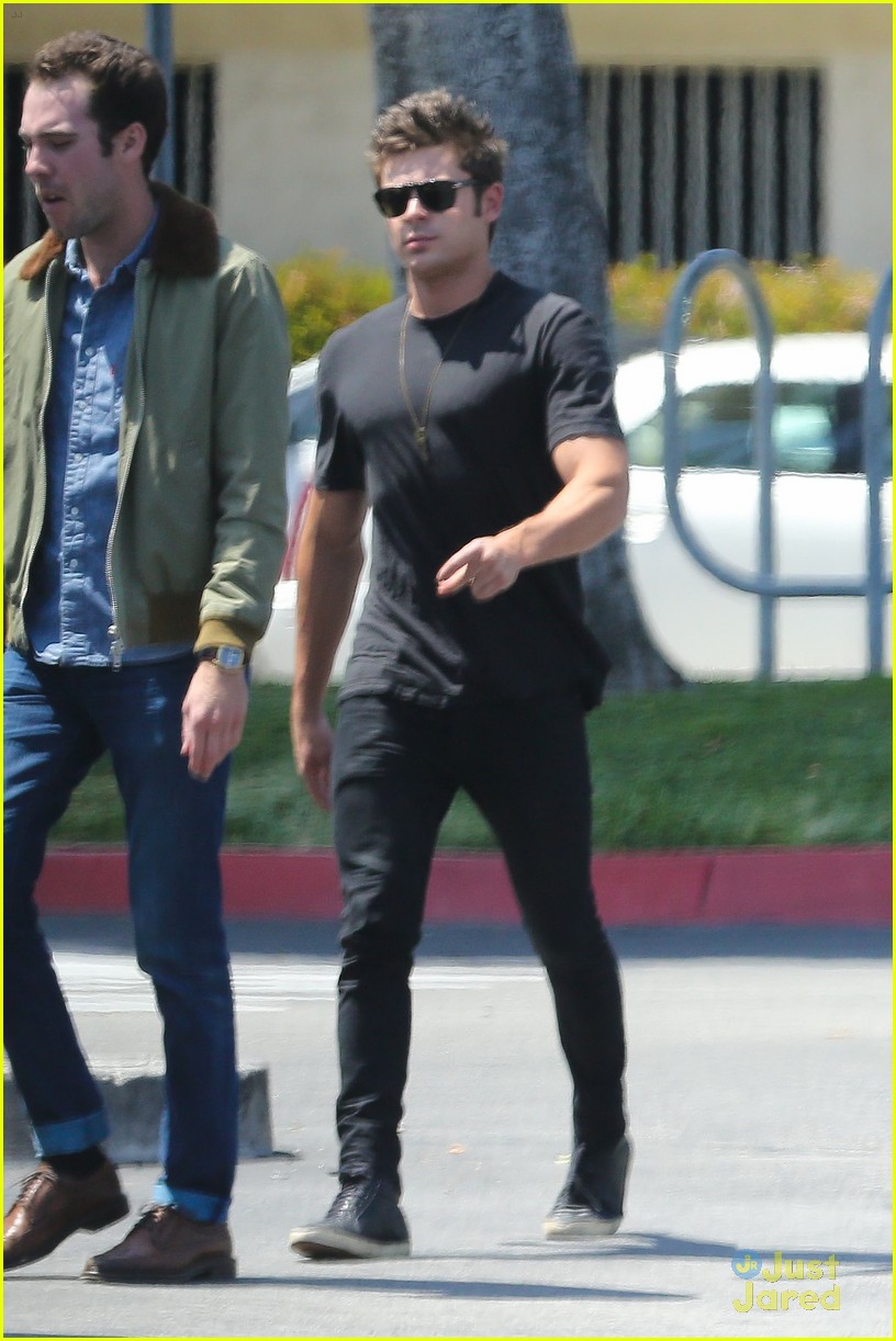 zac efron bed head hair arrival 12