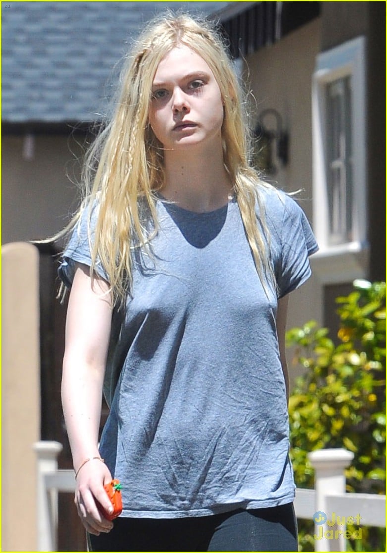 Elle Fanning Might Be in Talks for Maleficent