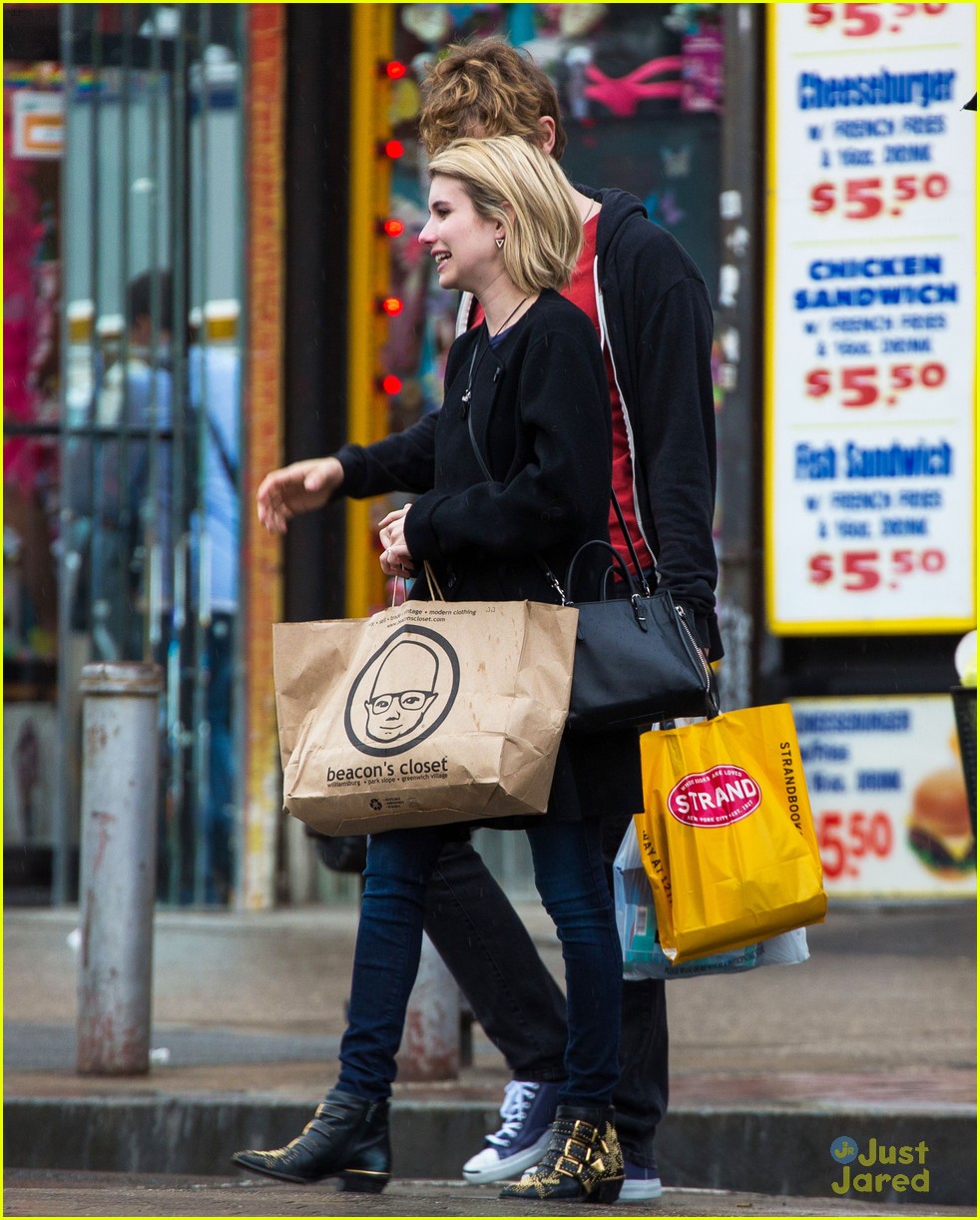 emma roberts real new yorkers walk fast 11