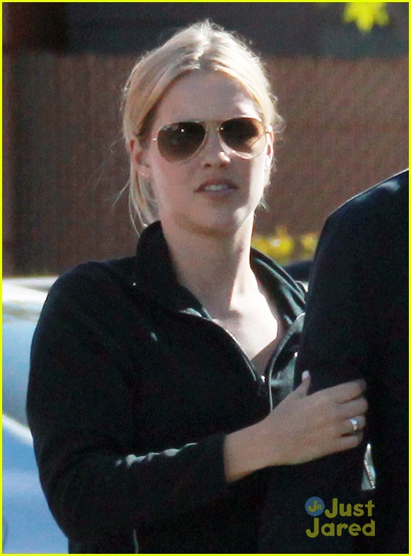 claire holt holds on tight to her boyfriend03