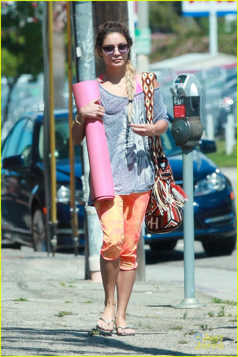 vanessa hudgens is a braided godess for weekend yoga09