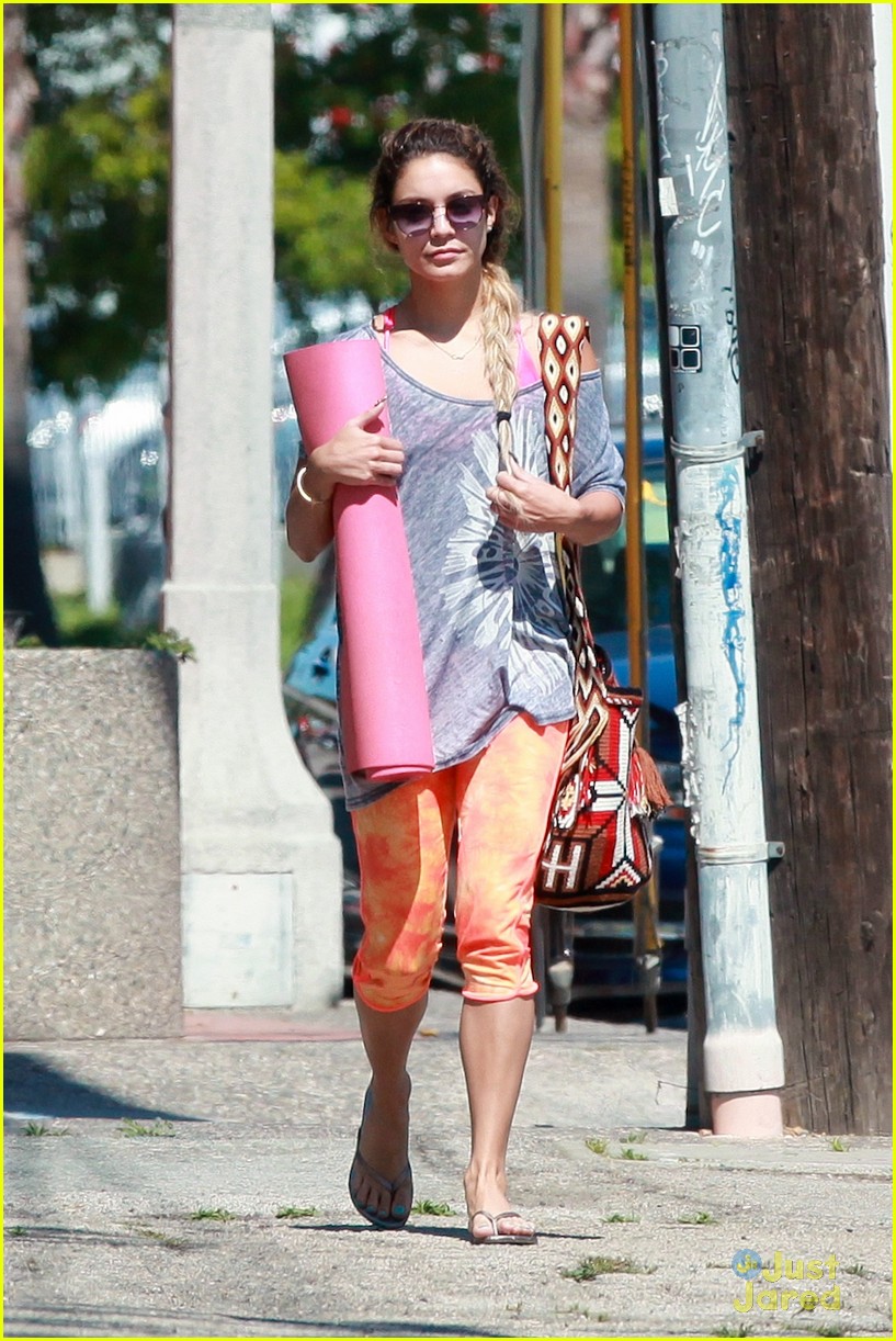 vanessa hudgens is a braided godess for weekend yoga13