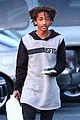 jaden smith carries pyramid to lunch 02