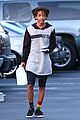 jaden smith carries pyramid to lunch 03