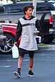 jaden smith carries pyramid to lunch 22