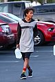 jaden smith carries pyramid to lunch 27