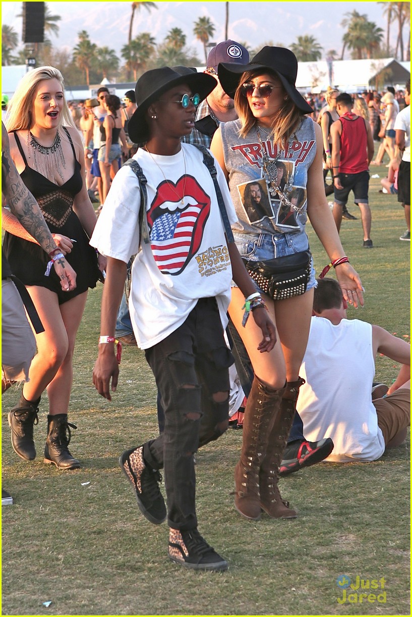 kendall and kylie jenner on an accesory hunt at coachella 201403