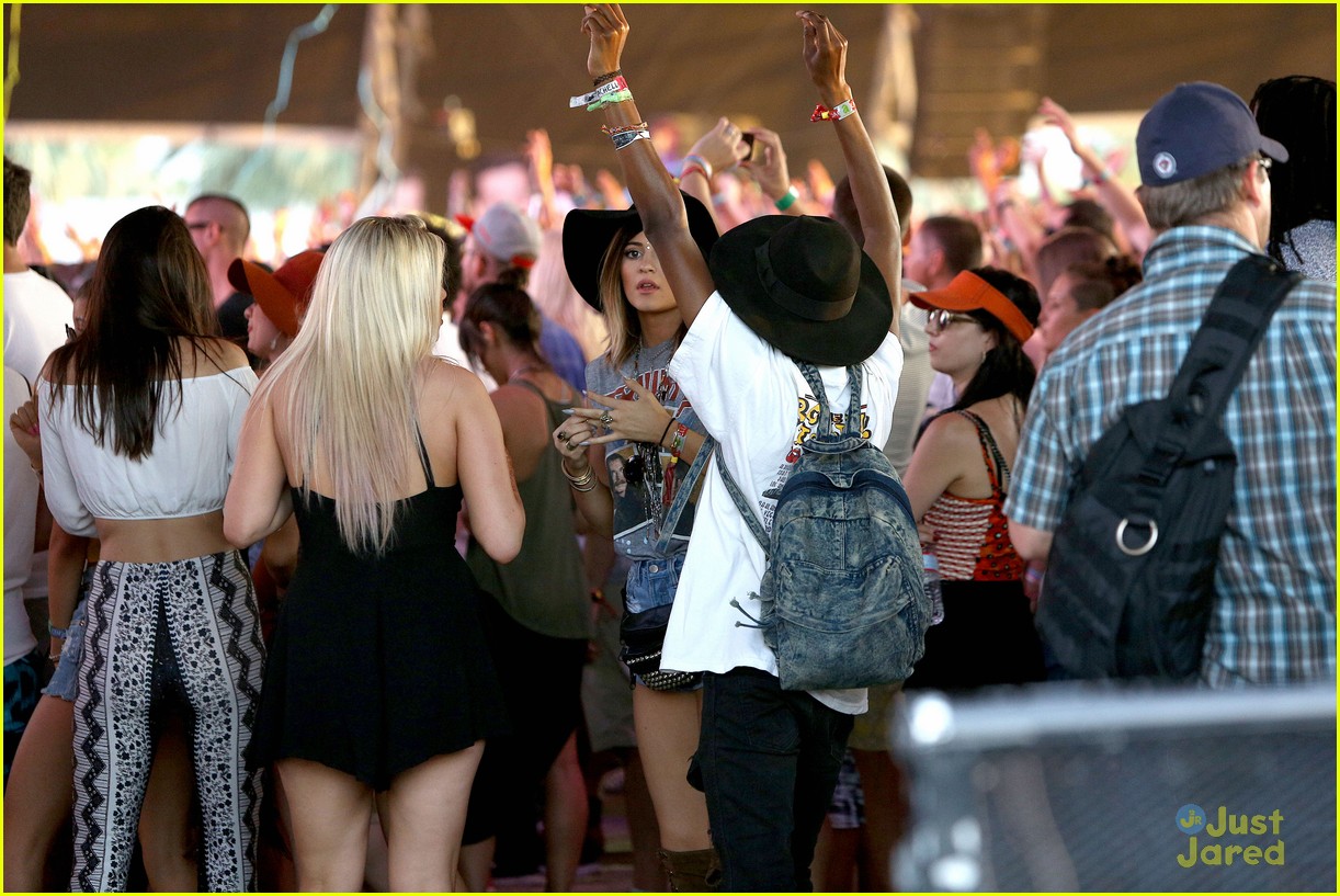 kendall and kylie jenner on an accesory hunt at coachella 201432