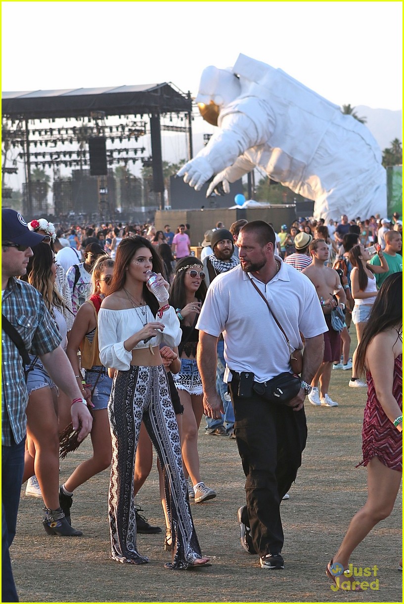 kendall and kylie jenner on an accesory hunt at coachella 201434