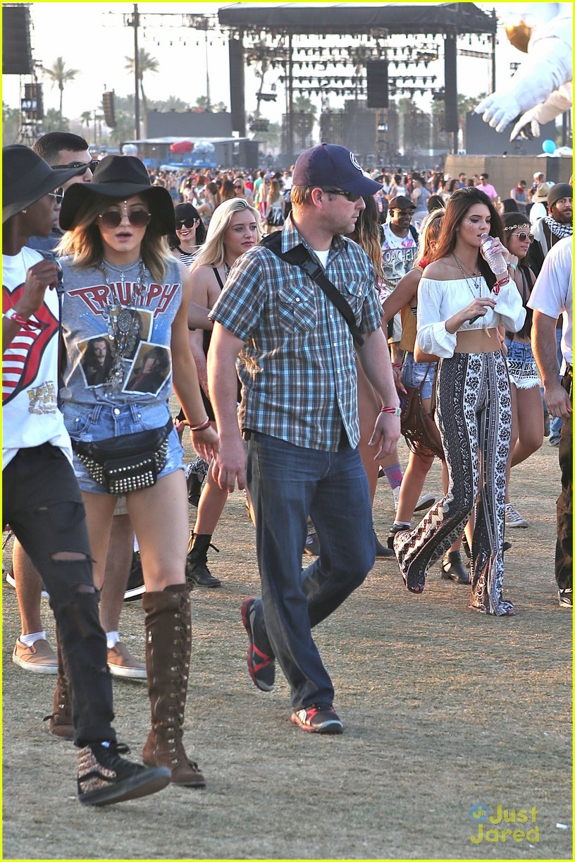 kendall and kylie jenner on an accesory hunt at coachella 201449