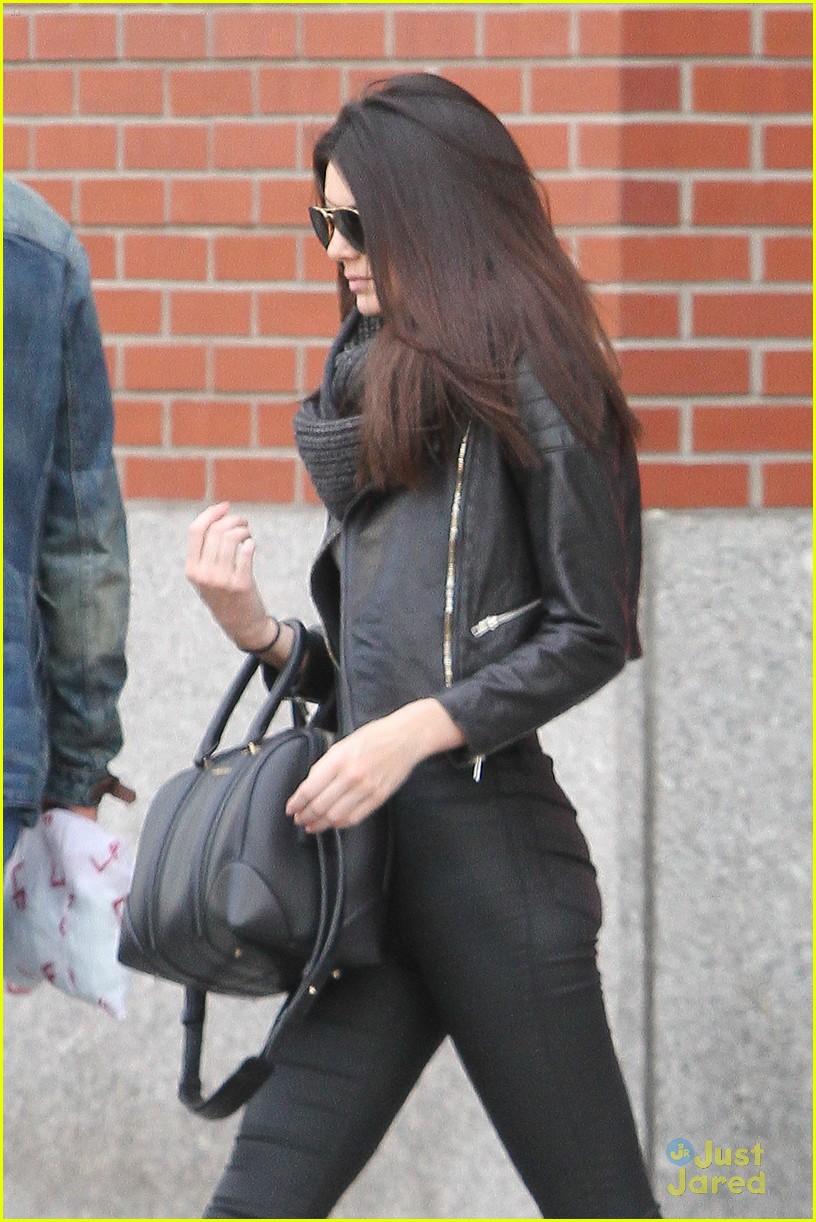 kendall jenner leaves nyc kylie jenner gas lunch 06