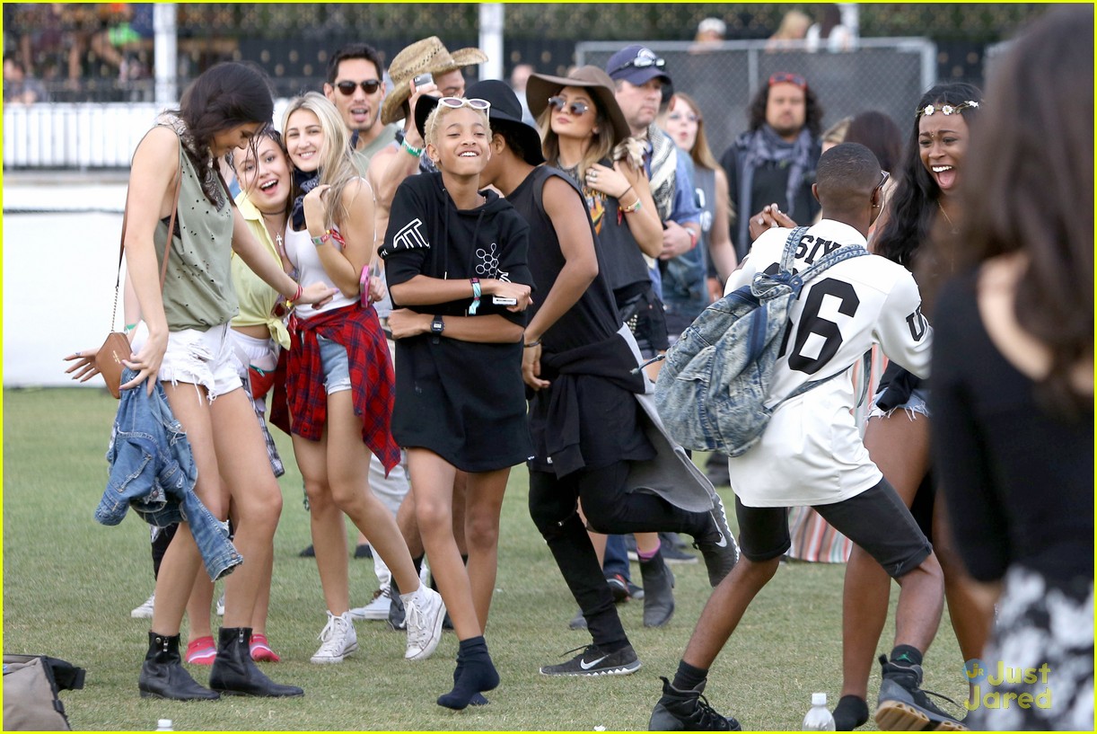 kendall and kylie jenner hang out with jaden and willow smith at coachella08
