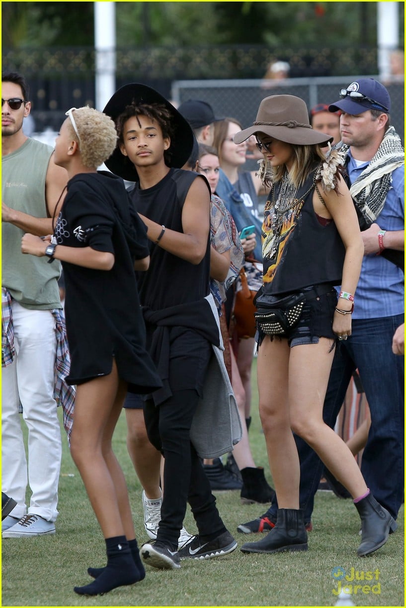 kendall and kylie jenner hang out with jaden and willow smith at coachella13
