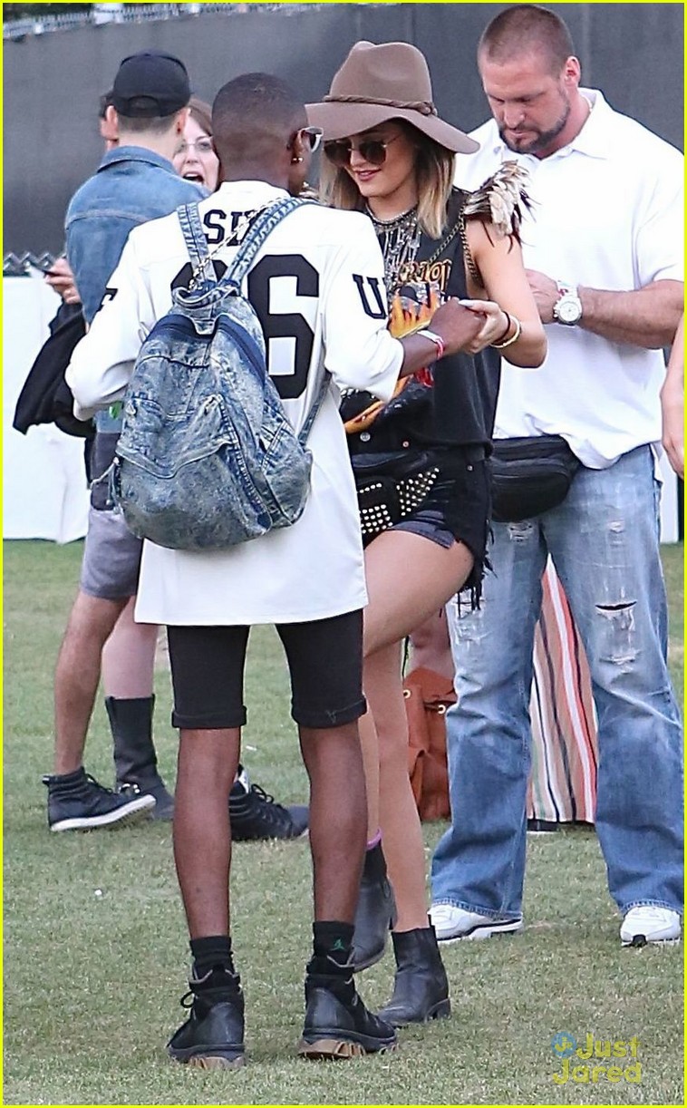 kendall and kylie jenner hang out with jaden and willow smith at coachella60