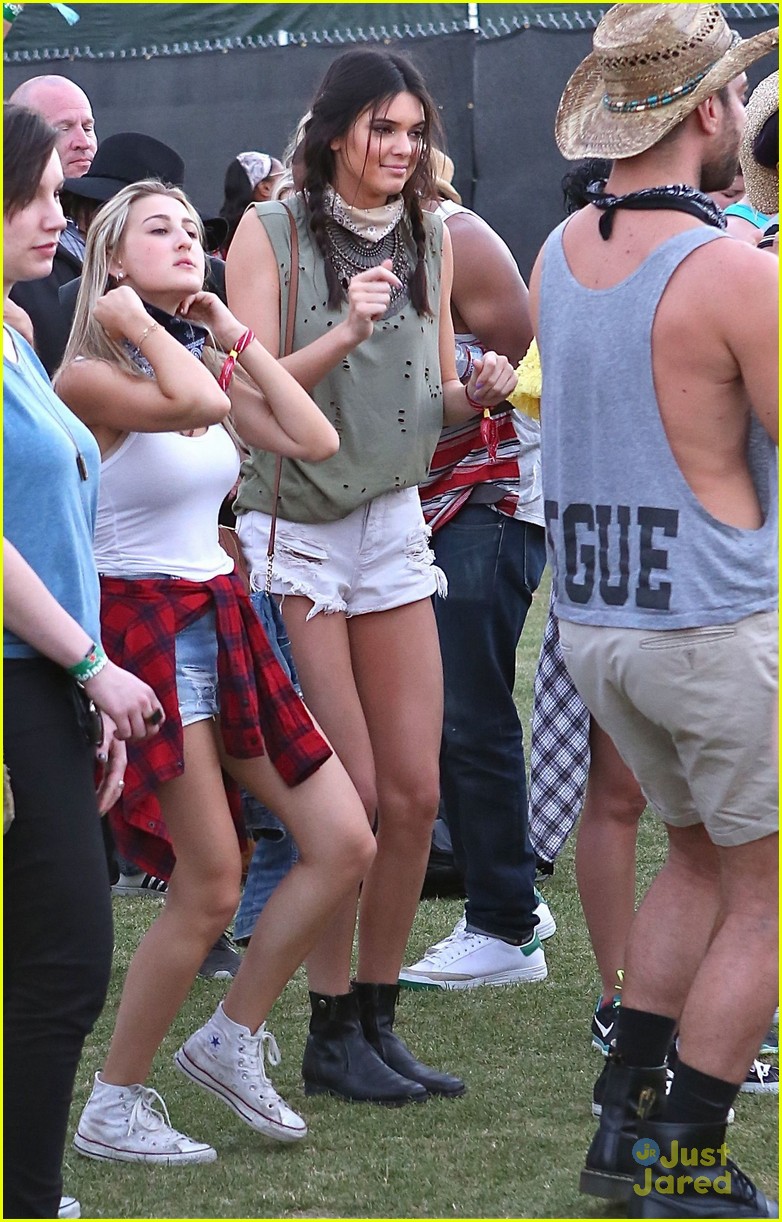 kendall and kylie jenner hang out with jaden and willow smith at coachella61