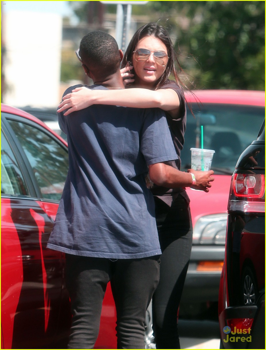 kendall jenner shows kanye west support shopping 19