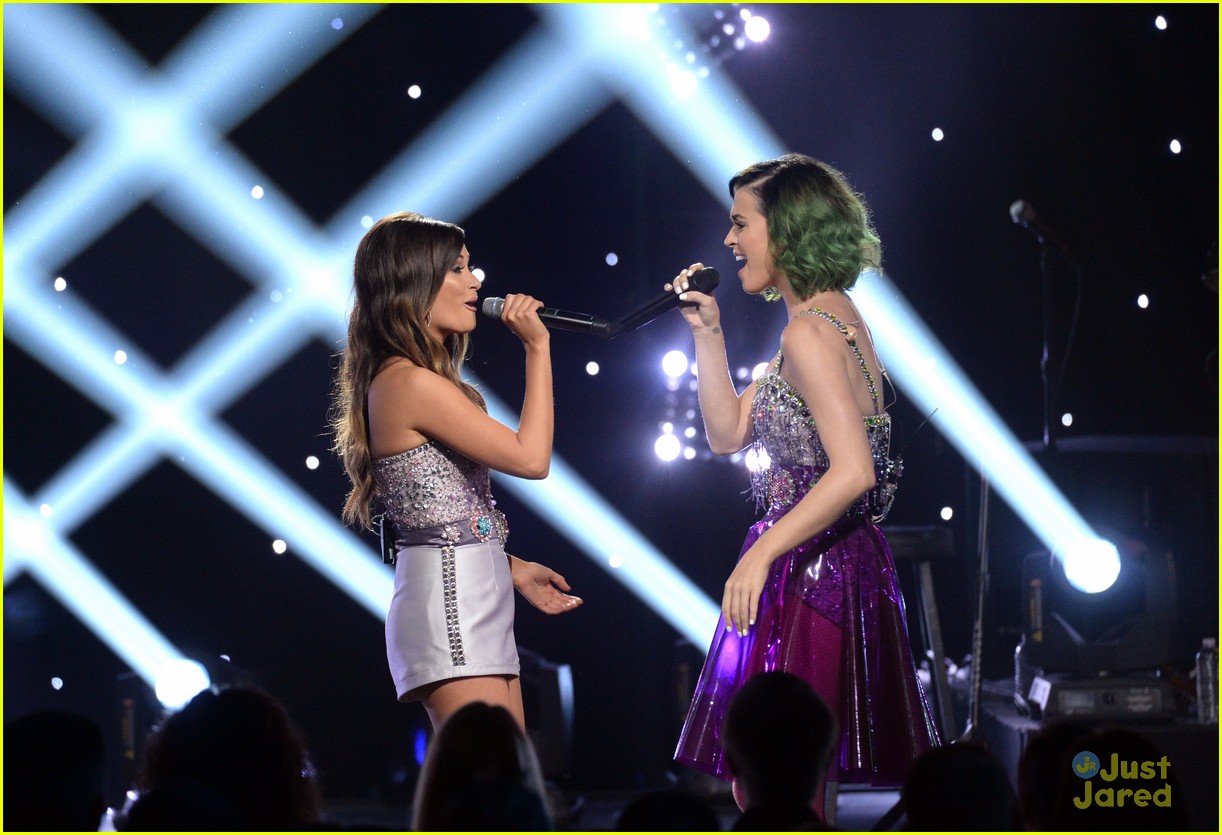 katy perry kacey musgraves belt it out at CMT crossroads02