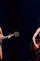 katy perry kacey musgraves belt it out at CMT crossroads06