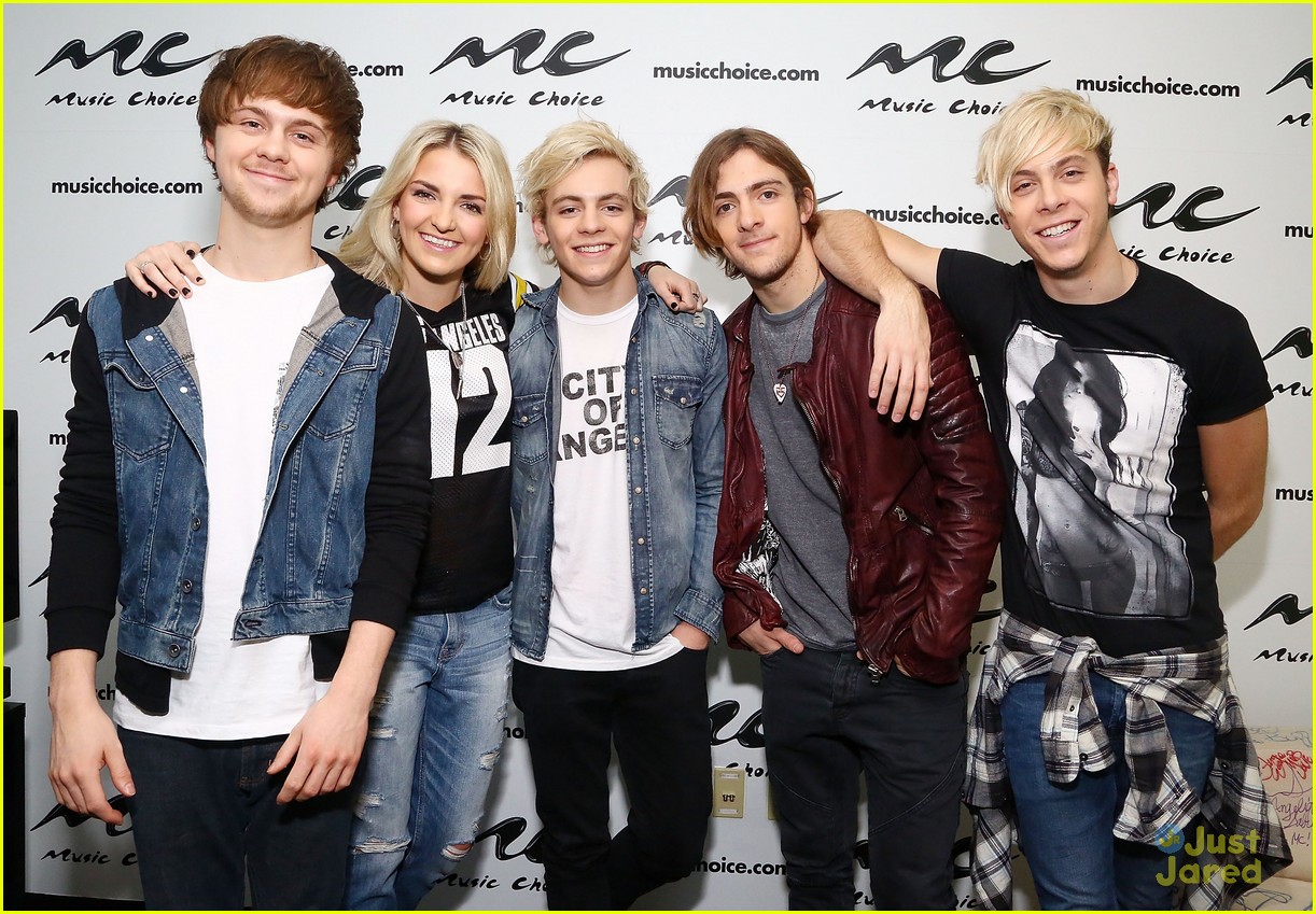 r5 jams out with some fans10