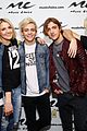 r5 jams out with some fans02