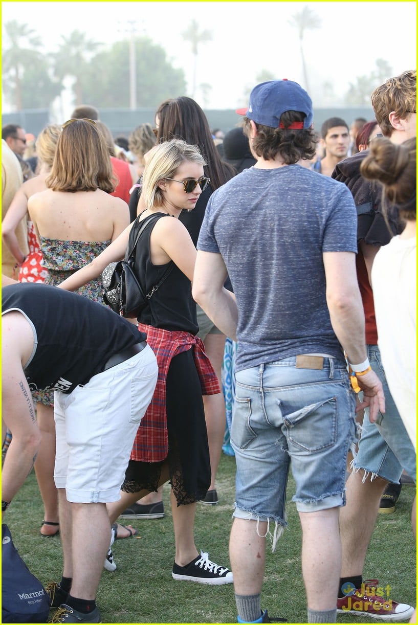 emma roberts and evan peters hold hands at coachella 201415