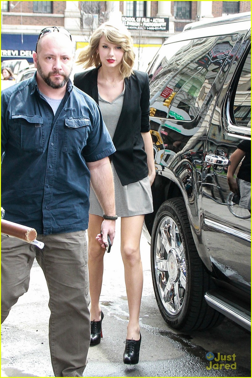 taylor swift striped dress nyc outing 11