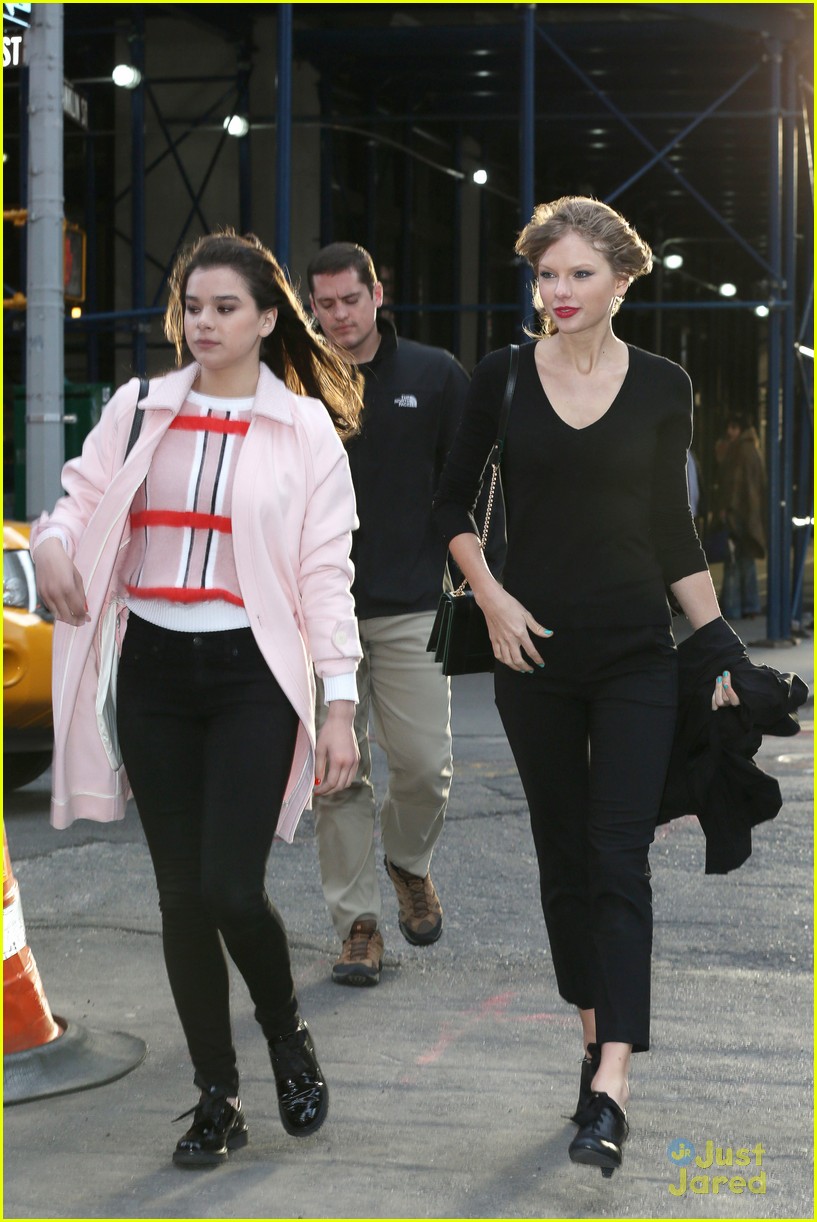 hailee steinfeld taylor swift hair problems windy nyc 03
