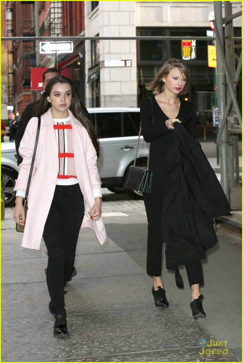 hailee steinfeld taylor swift hair problems windy nyc 06