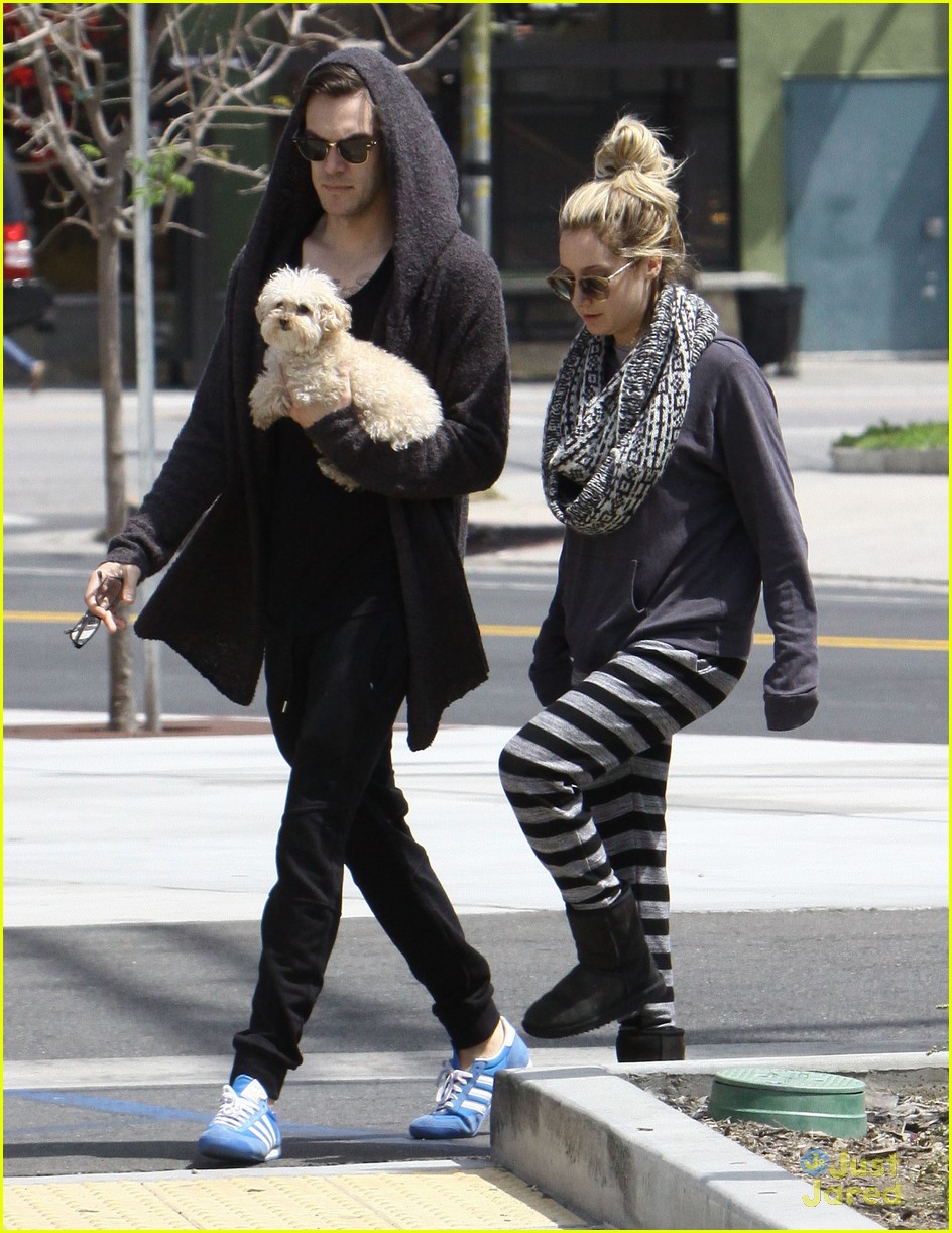 ashley tisdale and fiance christopher french grab breakfast03