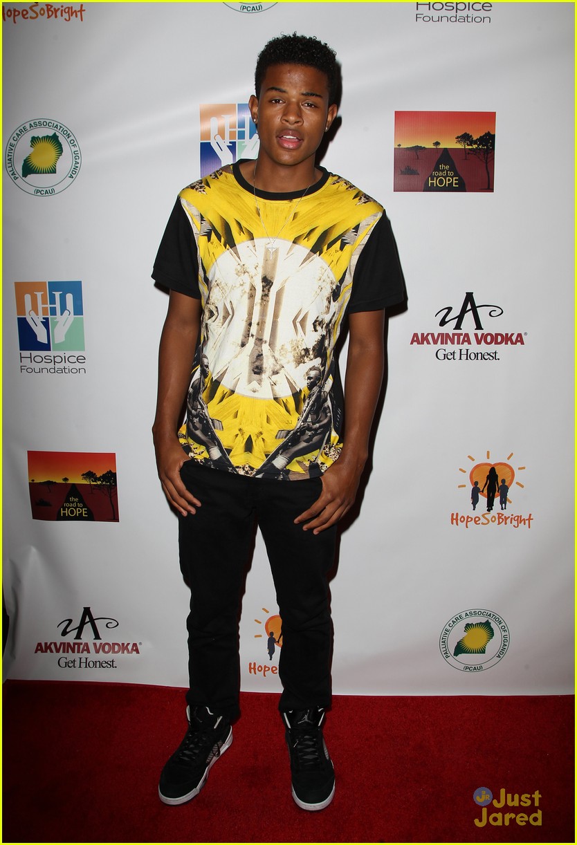 trevor jackson pia mia step out for charity 02