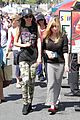 victoria justice jennette mccurdy market meet up 01
