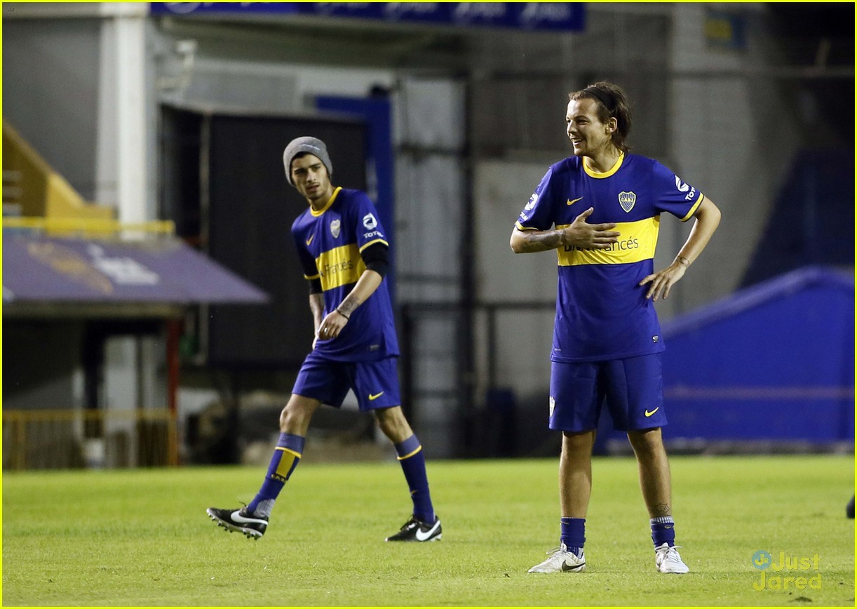 one direction make soccer uniforms look good 02
