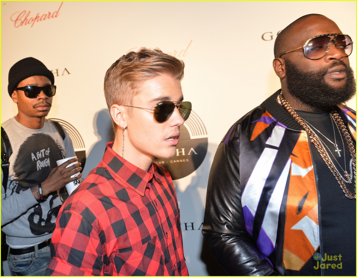 justin bieber gets shirtless while partying in cannes 15