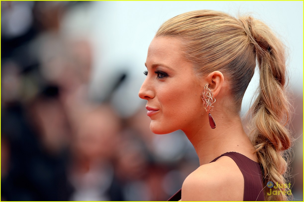 blake lively adele exarchopoulos cannes opening premiere 09
