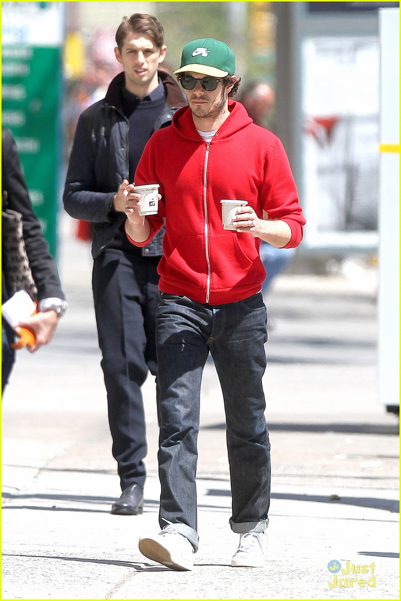 adam brody makes a coffee run for two09