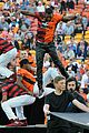jason derulo jumps around at the australian football a league grand final10