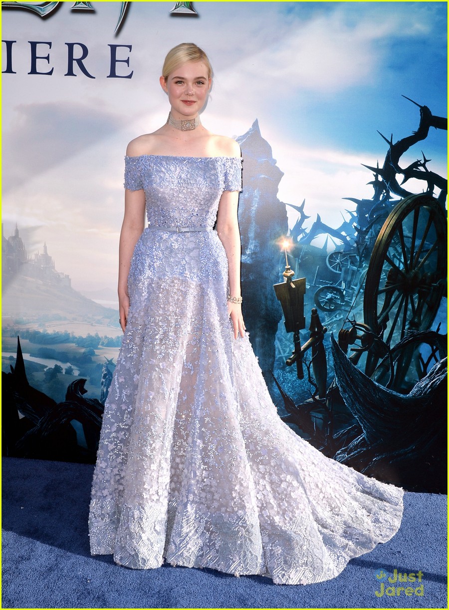 elle fanning maleficent hollywood premiere 01