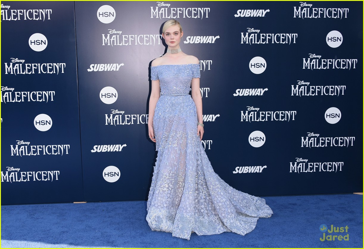 elle fanning maleficent hollywood premiere 05