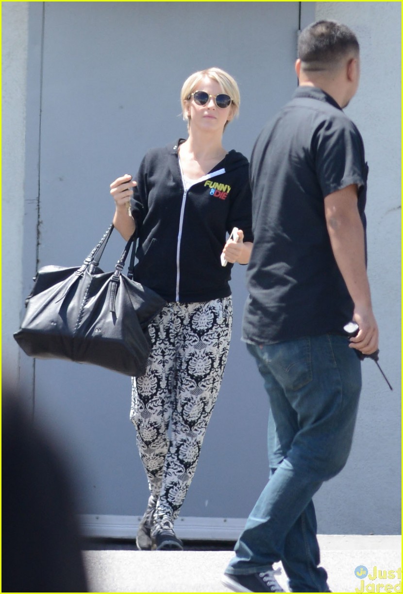 julianne hough finishes up 12 hour rehearsal with her brother derek52