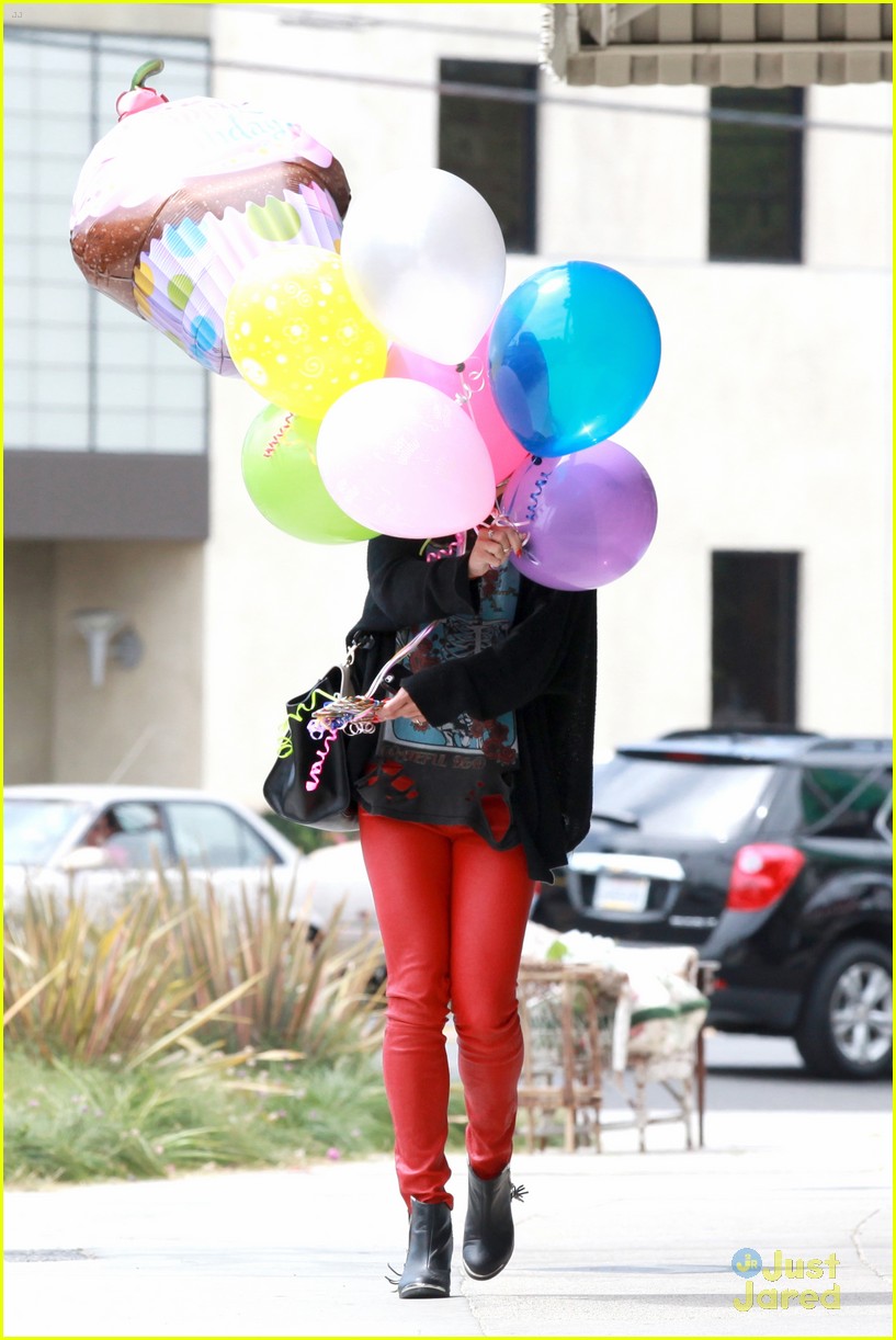 vanessa hudgens balloons birthday friend 14